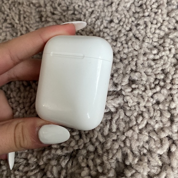 apple airpods - Picture 4 of 6